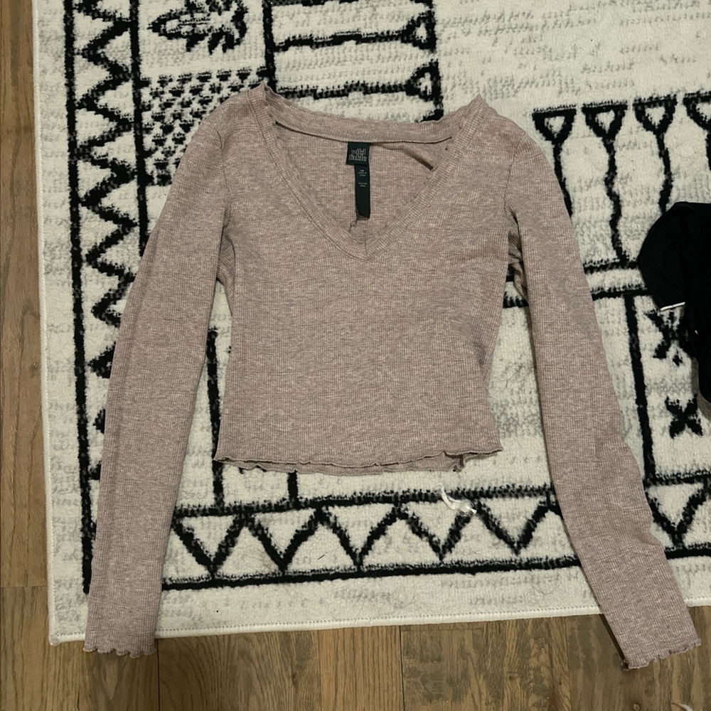 Wild Fable long sleeve v neck